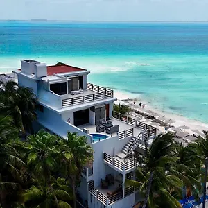 4* Hotell Cuxos Beachfront